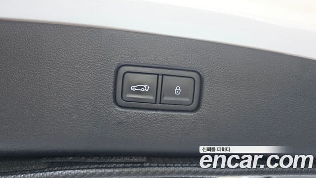 Genesis GV80 2021 — Photo 17/38