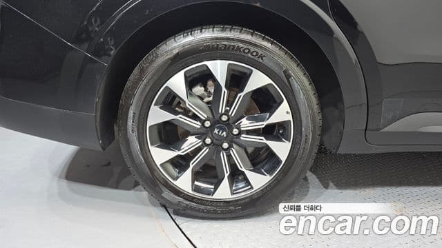 Kia Carnival 2021 — Фото 5/20