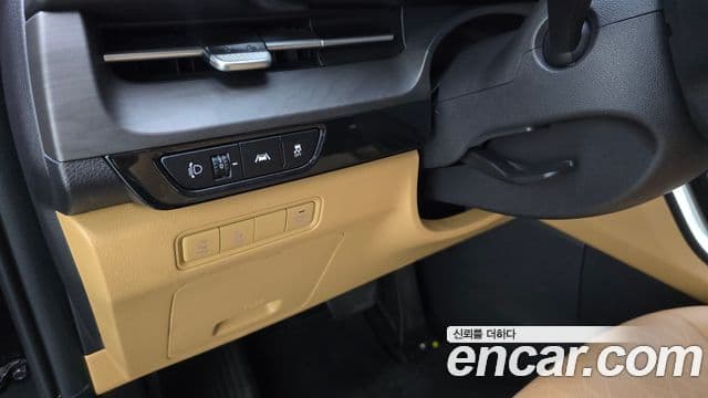 Kia Carnival 2021 — Фото 18/20