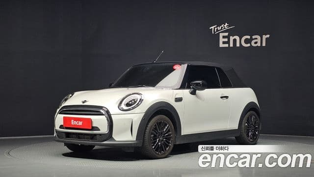 Mini Cooper Convertible 2024 — Фото 1/20