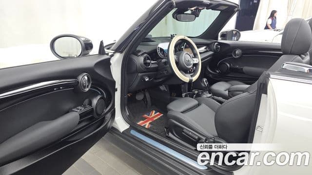 Mini Cooper Convertible 2024 — ფოტო 16/20