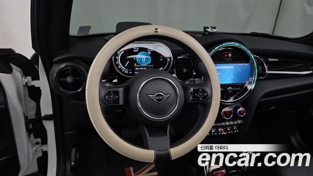 Mini Cooper Convertible 2024 — ფოტო 7/20