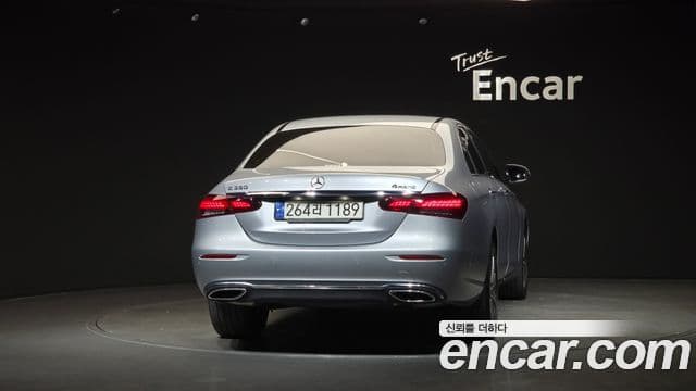 Mercedes-Benz E-Class 2023 — Фото 4/20