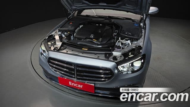 Mercedes-Benz E-Class 2023 — Фото 6/20