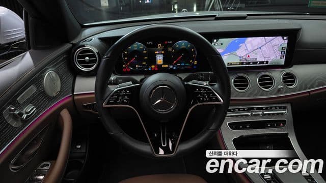 Mercedes-Benz E-Class 2023 — Фото 13/20
