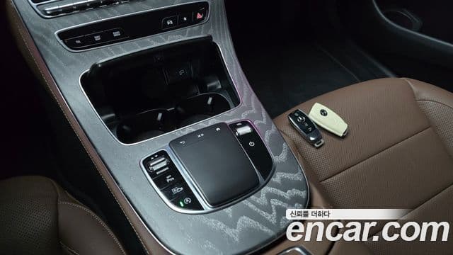 Mercedes-Benz E-Class 2023 — Şəkil 19/34