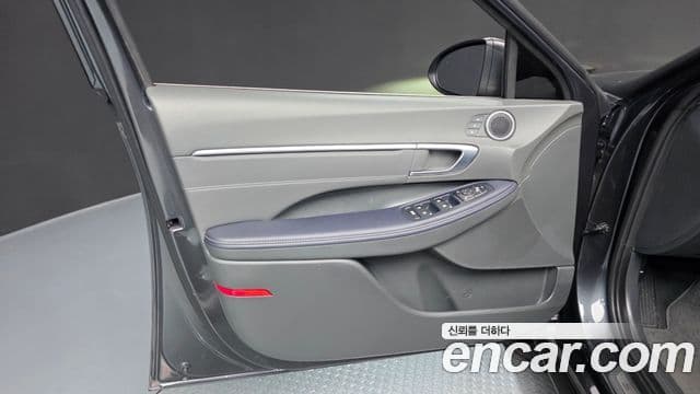 Hyundai Sonata Hybrid 2022 — Şəkil 33/35