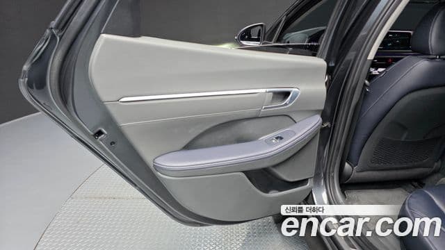 Hyundai Sonata Hybrid 2022 — Şəkil 14/35