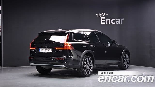 Volvo V60 Cross Country 2025 — ფოტო 20/33