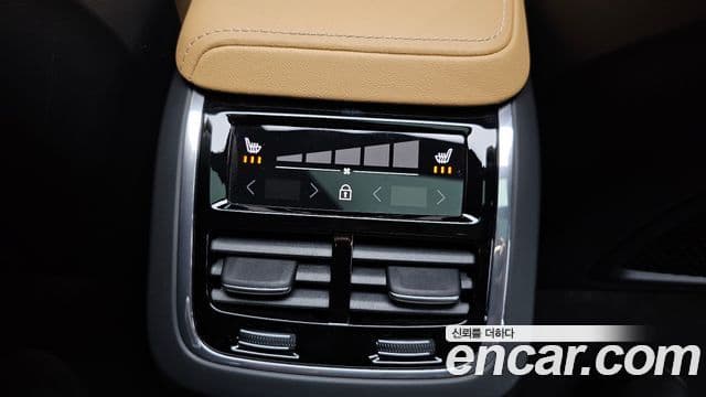 Volvo V60 Cross Country 2025 — ფოტო 1/33