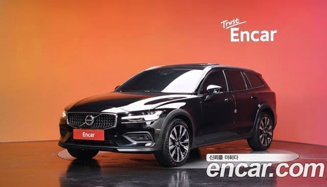Volvo V60 Cross Country 2025 — ფოტო 10/33
