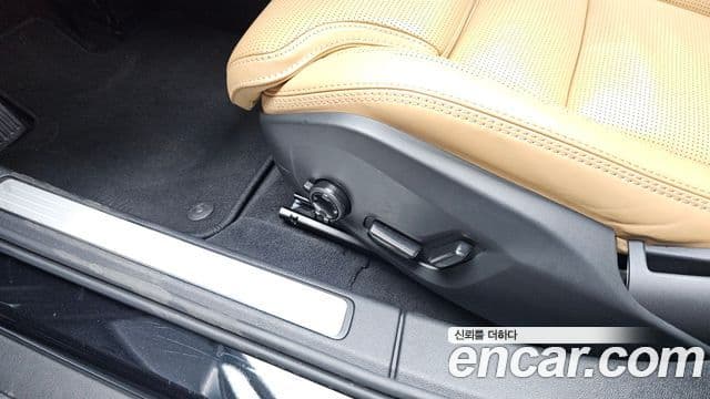 Volvo V60 Cross Country 2025 — ფოტო 32/33