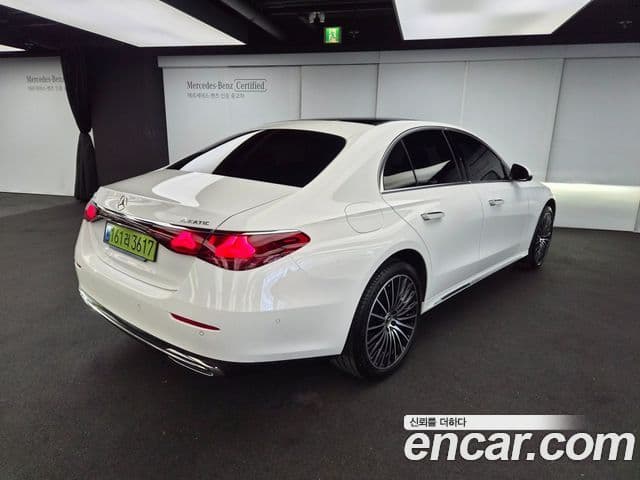 Mercedes-Benz E-Class 2026 — Photo 17/20