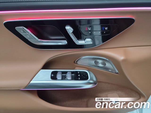 Mercedes-Benz E-Class 2026 — Photo 12/20