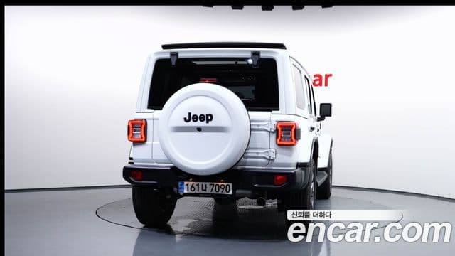 Jeep Wrangler 2023 — Фото 4/20