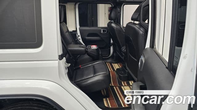 Jeep Wrangler 2023 — Фото 11/20