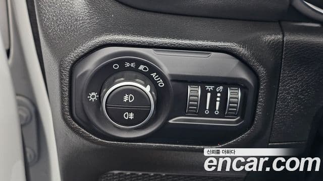Jeep Wrangler 2023 — Фото 20/20