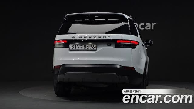 Land Rover Discovery 5 2019 — ფოტო 6/20
