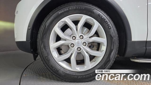 Land Rover Discovery 5 2019 — ფოტო 9/20