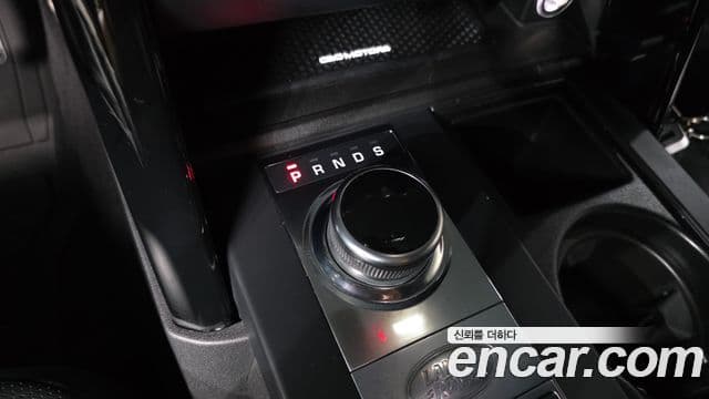 Land Rover Discovery 5 2019 — ფოტო 14/20