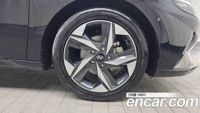 Hyundai The New Avante Hybrid 2022 — ფოტო 25/32