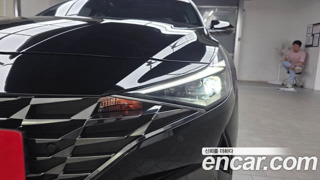 Hyundai The New Avante Hybrid 2022 — ფოტო 28/32