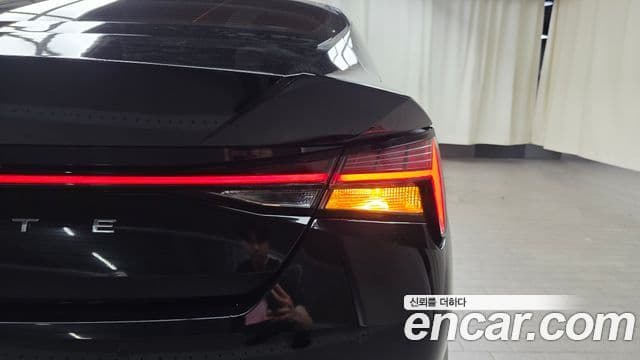 Hyundai The New Avante Hybrid 2022 — ფოტო 32/32
