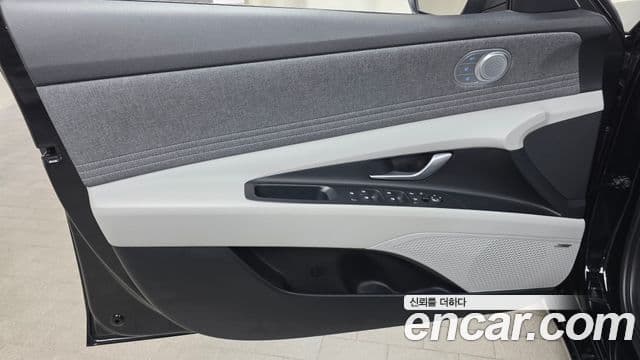 Hyundai The New Avante Hybrid 2022 — ფოტო 15/32