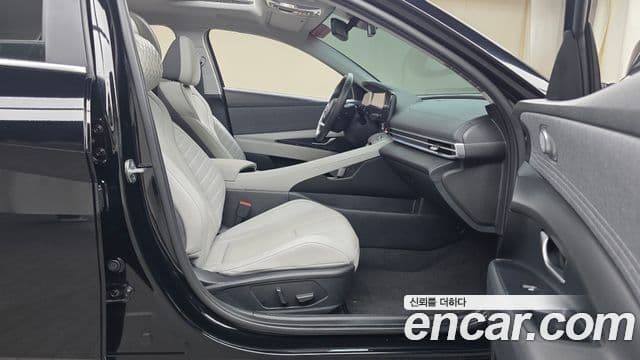 Hyundai The New Avante Hybrid 2022 — ფოტო 23/32