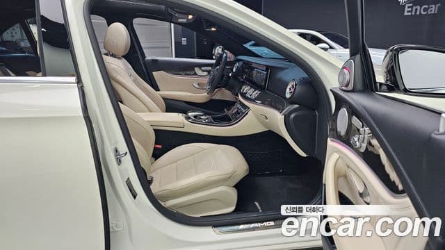 Mercedes-Benz E-Class 2019 — Фото 11/20
