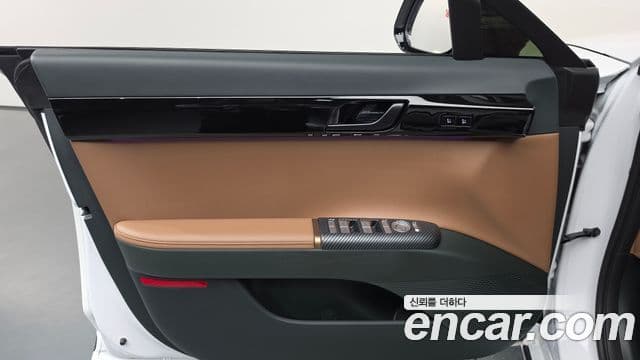 Hyundai Grandeur Hybrid 2025 — Photo 17/37