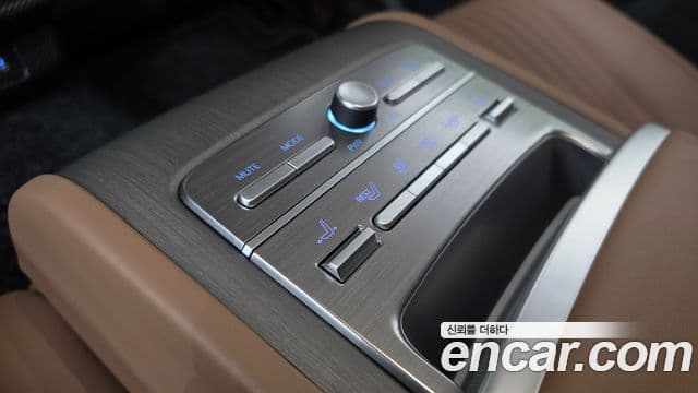Hyundai Grandeur Hybrid 2025 — Photo 36/37
