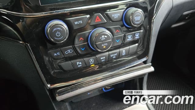 Jeep Grand Cherokee 2021 — Photo 1/30