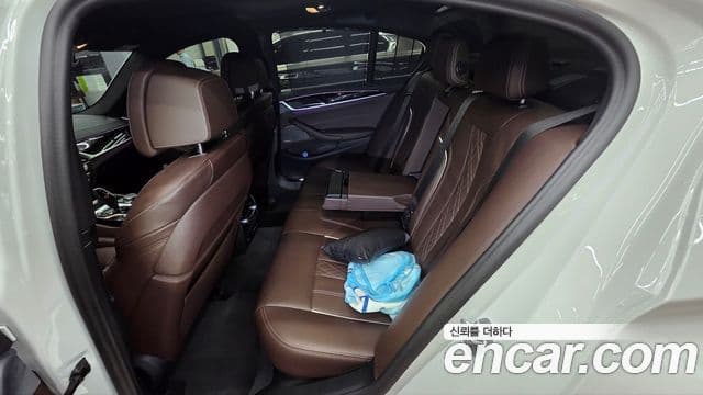 BMW 5 Series 2023 — Photo 4/5