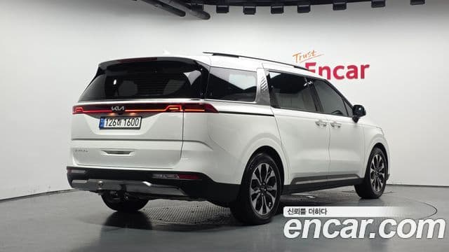 Kia Carnival 2021 — Фото 2/20