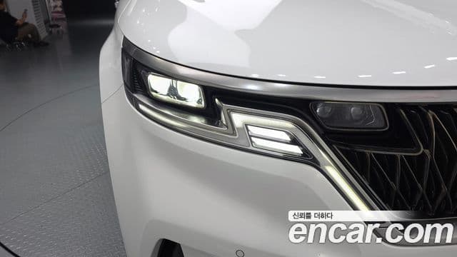 Kia Carnival 2021 — ფოტო 10/30
