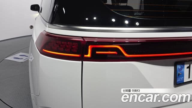 Kia Carnival 2021 — ფოტო 28/30