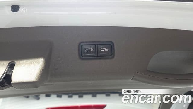 Kia Carnival 2021 — ფოტო 3/30