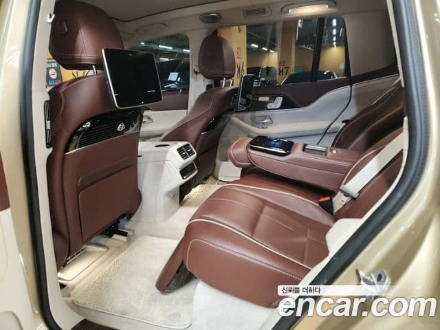 Mercedes-Benz GLS-Class 2023 — Фото 6/20
