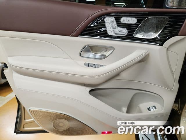 Mercedes-Benz GLS-Class 2023 — Фото 9/20