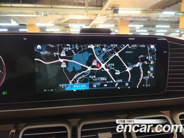 Mercedes-Benz GLS-Class 2023 — Фото 14/20