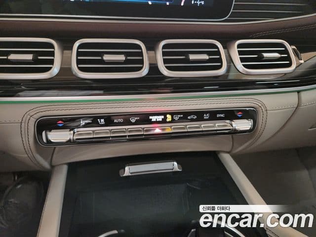 Mercedes-Benz GLS-Class 2023 — Фото 17/20