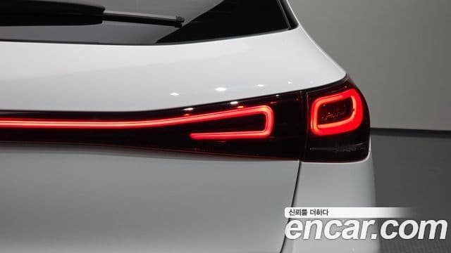 Mercedes-Benz EQA 2023 — ფოტო 9/32