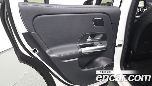 Mercedes-Benz EQA 2023 — ფოტო 17/32