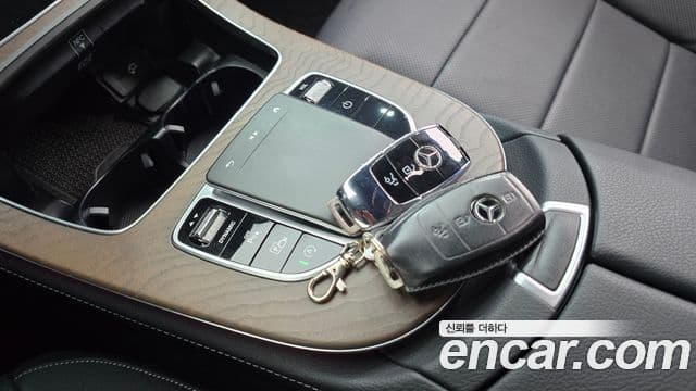 Mercedes-Benz E-Class 2021 — Şəkil 9/30
