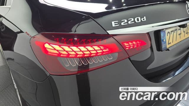 Mercedes-Benz E-Class 2021 — Şəkil 30/30