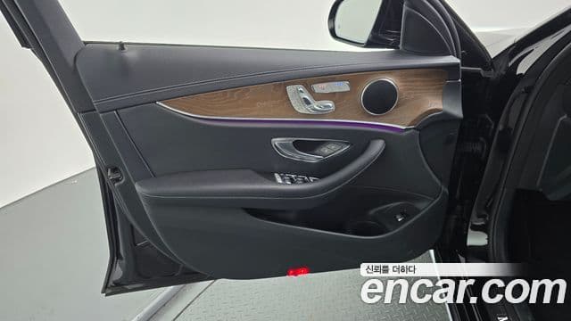 Mercedes-Benz E-Class 2021 — Şəkil 17/30