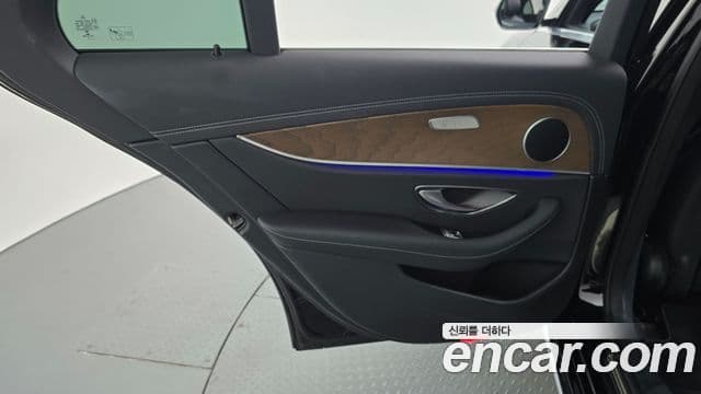 Mercedes-Benz E-Class 2021 — Şəkil 24/30