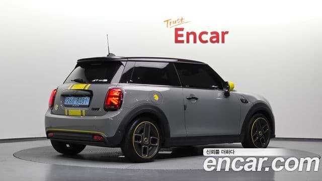 Mini Cooper Electric 2022 — ფოტო 5/20