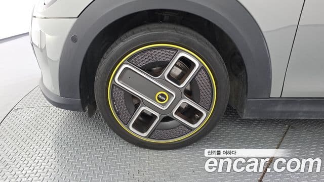 Mini Cooper Electric 2022 — ფოტო 13/20